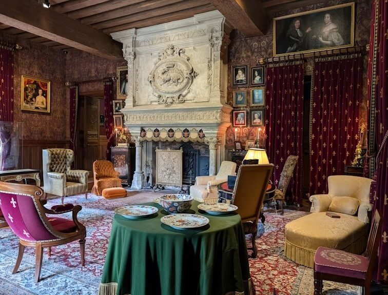 Antiques buyers Palm Beach County. Updated 2025